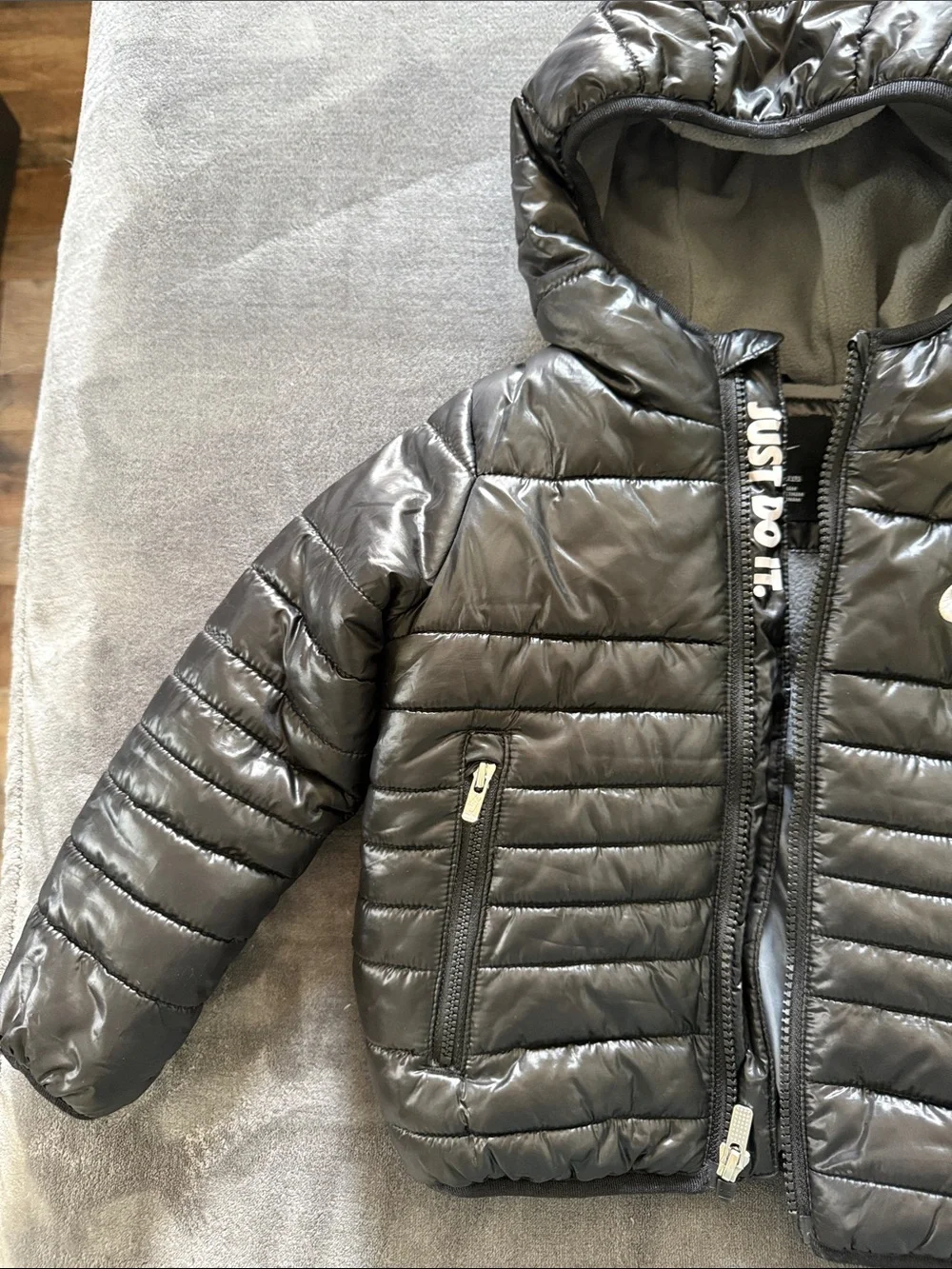 Nike Black Glossy Quilted Kids Puffer Jacket Full zip with Hood Sz 2